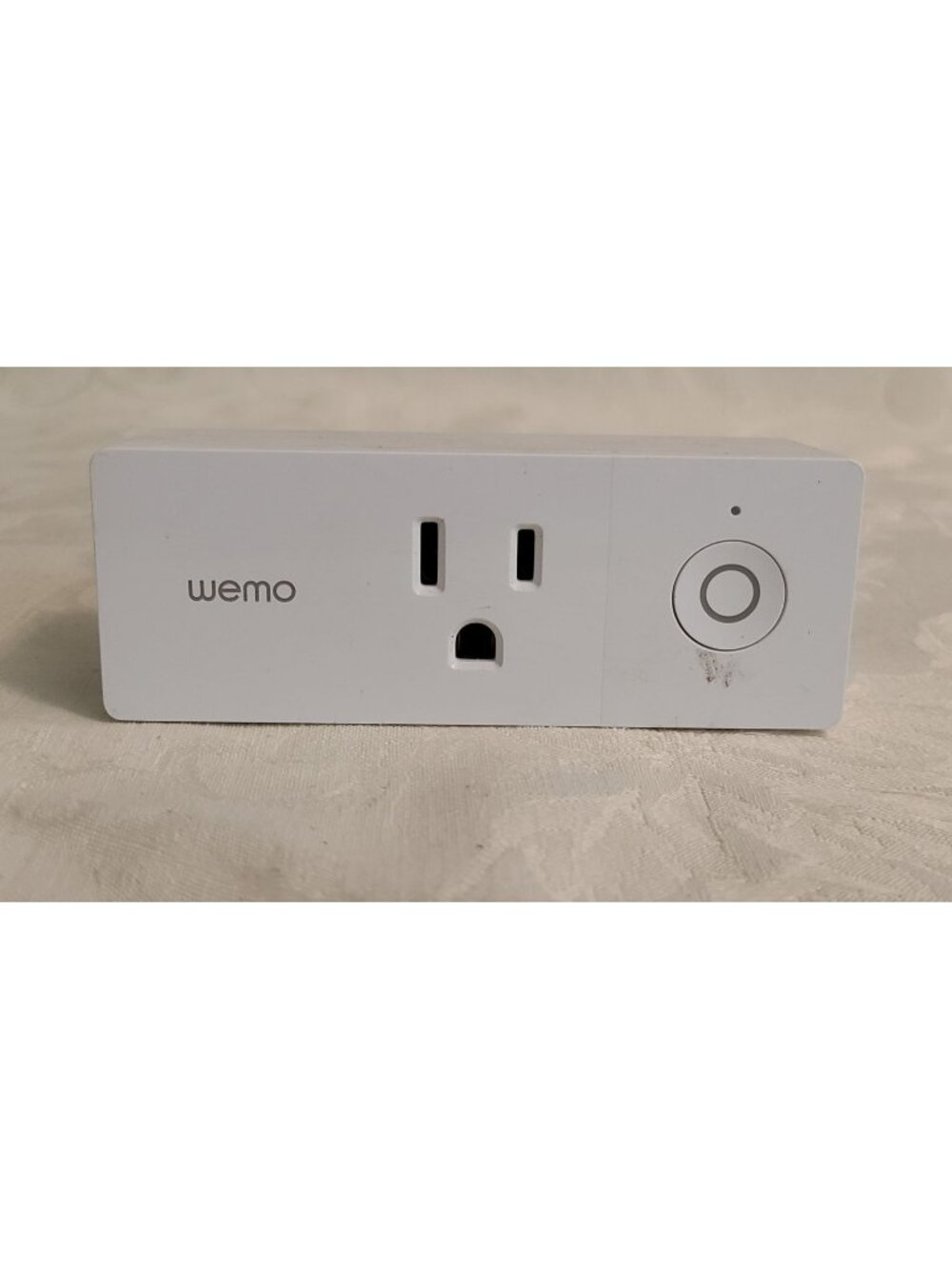 WeMo Mini Smart Plug WiFi Outlet Model F7C063 Remote Control
